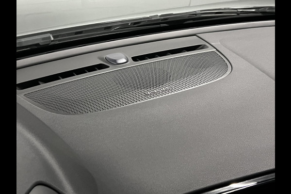 Volvo XC40 1.5 T5 Plug-in hybrid Ultimate Dark Trekhaak | Open dak | Adapt. cruise | 360 camera | Stuur-/stoelverwarming | Harman Kardon | Carplay