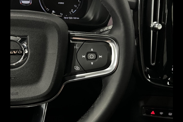 Volvo XC40 1.5 T5 Plug-in hybrid Ultimate Dark Trekhaak | Open dak | Adapt. cruise | 360 camera | Stuur-/stoelverwarming | Harman Kardon | Carplay