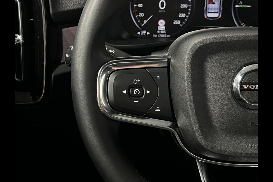 Volvo XC40 1.5 T5 Plug-in hybrid Ultimate Dark Trekhaak | Open dak | Adapt. cruise | 360 camera | Stuur-/stoelverwarming | Harman Kardon | Carplay