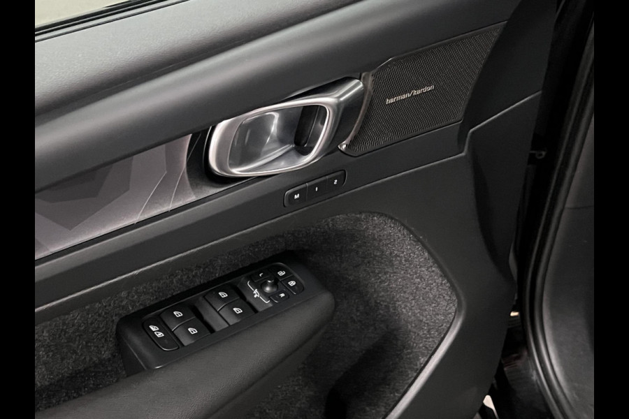 Volvo XC40 1.5 T5 Plug-in hybrid Ultimate Dark Trekhaak | Open dak | Adapt. cruise | 360 camera | Stuur-/stoelverwarming | Harman Kardon | Carplay