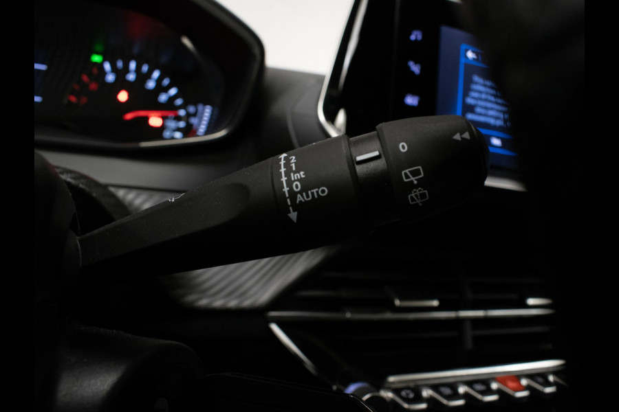 Peugeot 2008 1.2 PureTech Active Pack Sport (APPLE CARPLAY,NAVI,PDC,CLIMATE,CRUISE,LED,BLACK EDITION,SPORTSTOELEN,LM VELGEN)