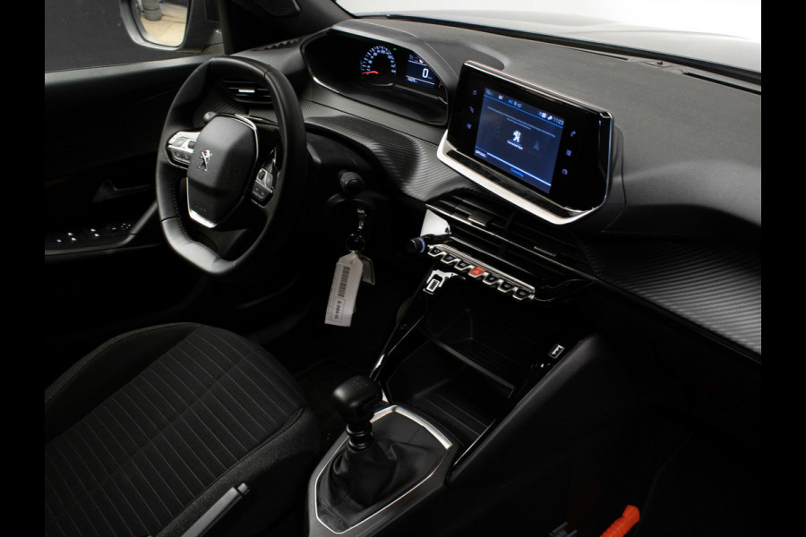 Peugeot 2008 1.2 PureTech Active Pack Sport (APPLE CARPLAY,NAVI,PDC,CLIMATE,CRUISE,LED,BLACK EDITION,SPORTSTOELEN,LM VELGEN)