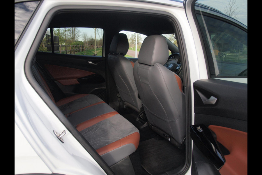 Volkswagen ID.4 Life 77 kWh | Camera | Trekhaak | Sfeerverlichting | Apple Carplay | Cruise Control |