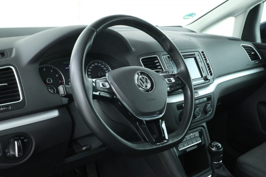 Volkswagen Sharan 1.4 TSI Exclusive Series Panorama, Navigatie, climate,