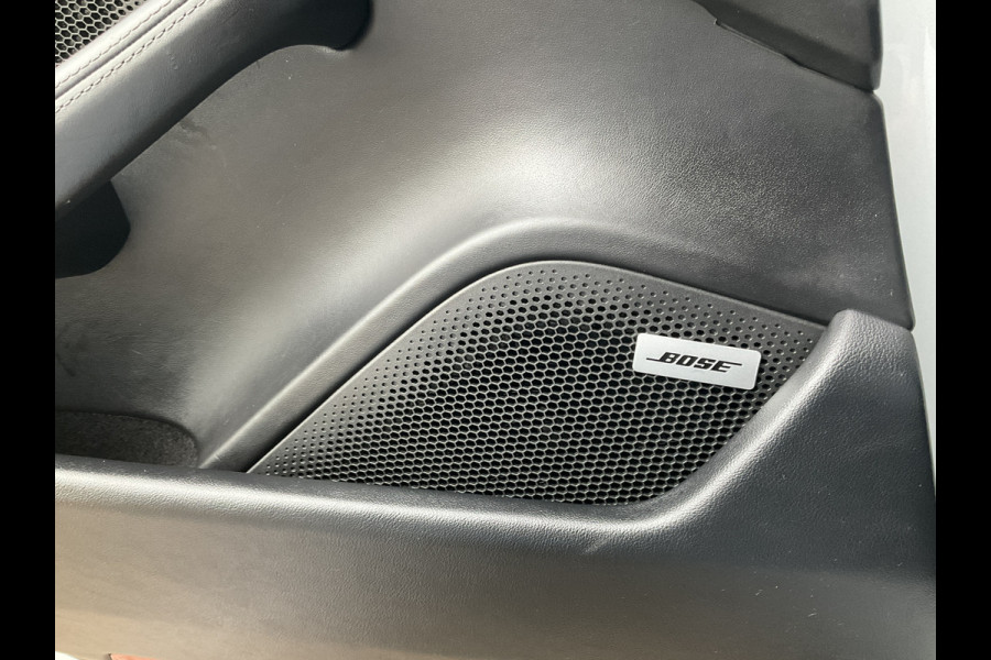 Porsche Taycan Performance 84 kWh Incl.BTW Carplay Camera 3Fase Bose Leer Led Warmtepomp