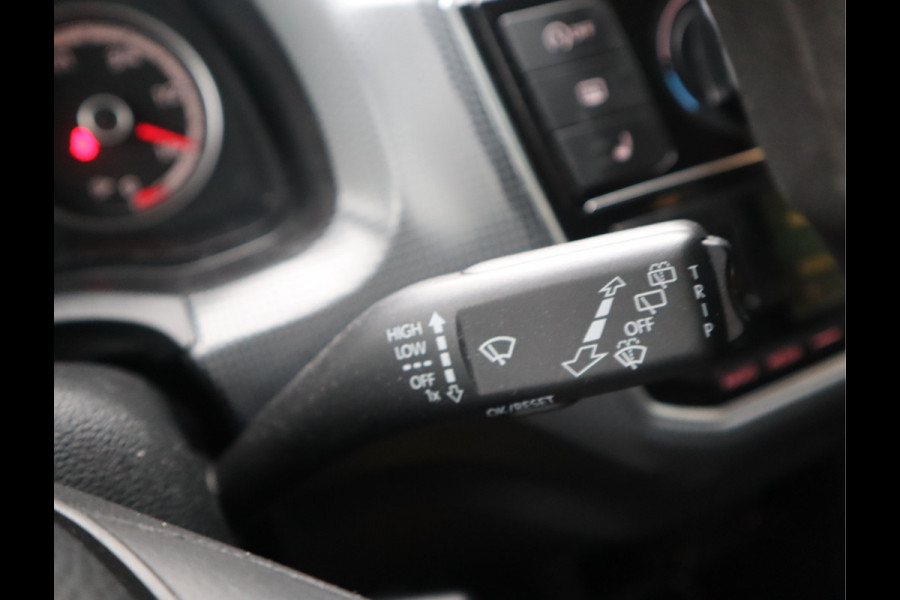 Volkswagen up! 1.0 BMT high up! Airco / 5 deurs / Stoelverw / Elekramen / Lm15''