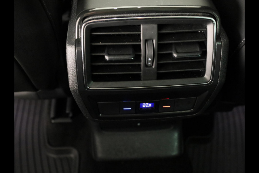 Škoda Kodiaq 1.5 TSI Business Edition Plus 150 pk Automaat (DSG) | Navigatie | Panoramadak | Parkeersensoren (Park assist) | Rondomzicht camera | Stoelverwarming |