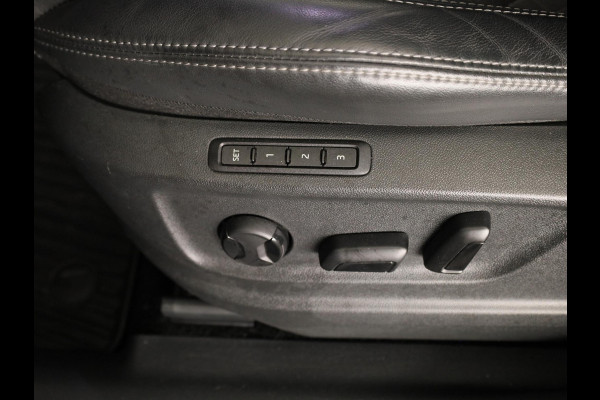 Škoda Kodiaq 1.5 TSI Business Edition Plus 150 pk Automaat (DSG) | Navigatie | Panoramadak | Parkeersensoren (Park assist) | Rondomzicht camera | Stoelverwarming |