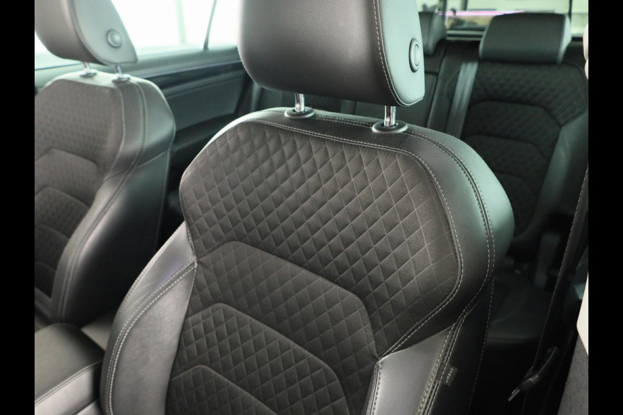 Škoda Kodiaq 1.5 TSI Business Edition Plus 150 pk Automaat (DSG) | Navigatie | Panoramadak | Parkeersensoren (Park assist) | Rondomzicht camera | Stoelverwarming |