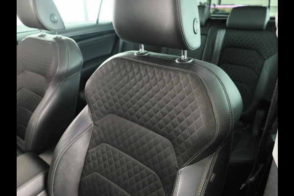 Škoda Kodiaq 1.5 TSI Business Edition Plus 150 pk Automaat (DSG) | Navigatie | Panoramadak | Parkeersensoren (Park assist) | Rondomzicht camera | Stoelverwarming |