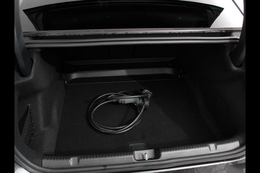 Mercedes-Benz EQE 350 AMG Line Edition Adance Plus 292 kWh | Climate control | Adaptieve cruise control | Parkeersensoren | Achteruitrijcamera | Sfeerverlichting | Stoelverwarming | Keyless | LED | Navigatie
