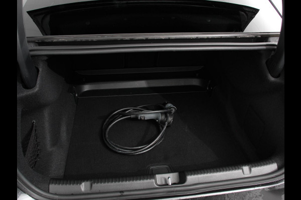 Mercedes-Benz EQE 350 AMG Line Edition Adance Plus 292 kWh | Climate control | Adaptieve cruise control | Parkeersensoren | Achteruitrijcamera | Sfeerverlichting | Stoelverwarming | Keyless | LED | Navigatie