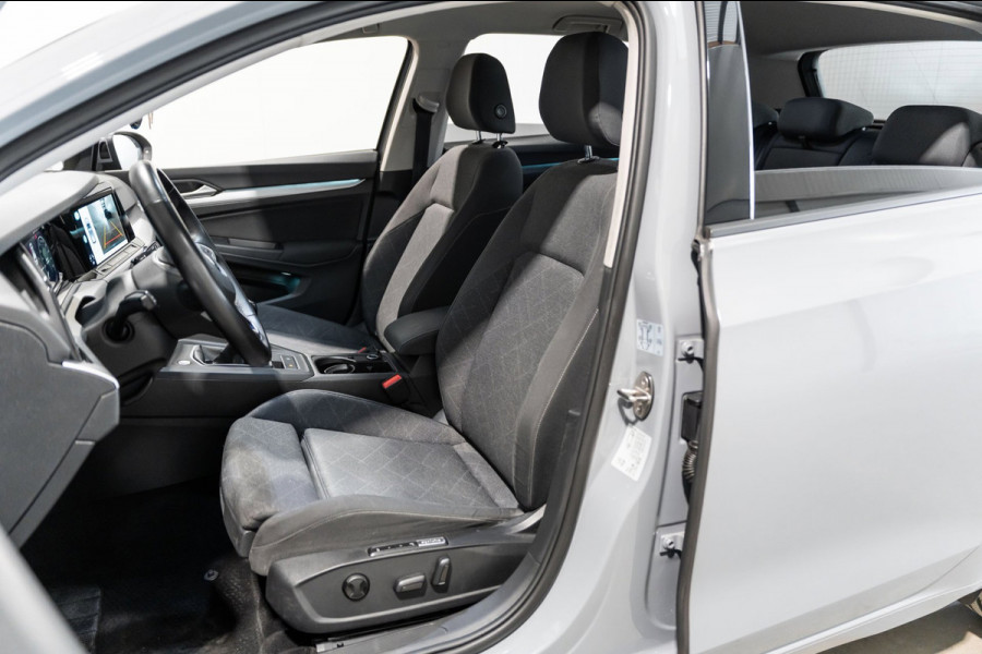 Volkswagen Golf 1.5 TSI Highline IQ CARPLAY CAMERA