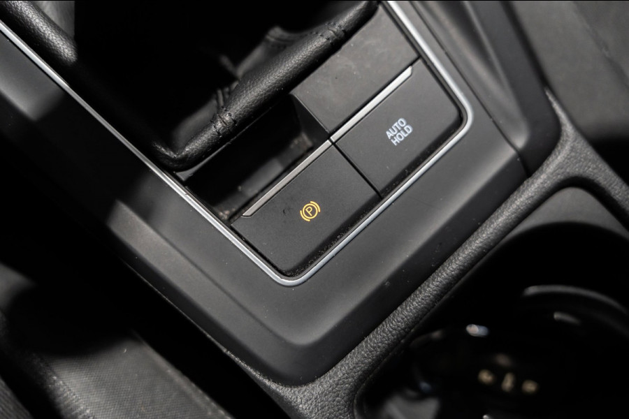 Volkswagen Golf 1.5 TSI Highline IQ CARPLAY CAMERA