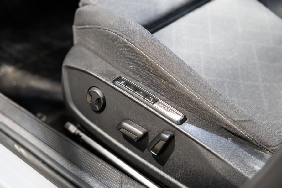 Volkswagen Golf 1.5 TSI Highline IQ CARPLAY CAMERA