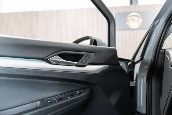 Volkswagen Golf 1.5 TSI Highline IQ CARPLAY CAMERA