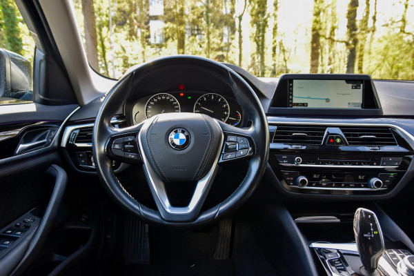BMW 5 Serie Touring 520i Executive | Trekhaak | Navigatie | Stoelverwarming | Cruise