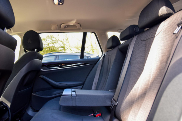 BMW 5 Serie Touring 520i Executive | Trekhaak | Navigatie | Stoelverwarming | Cruise