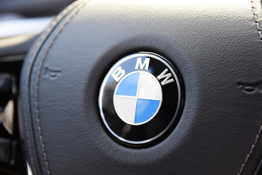 BMW 5 Serie Touring 520i Executive | Trekhaak | Navigatie | Stoelverwarming | Cruise