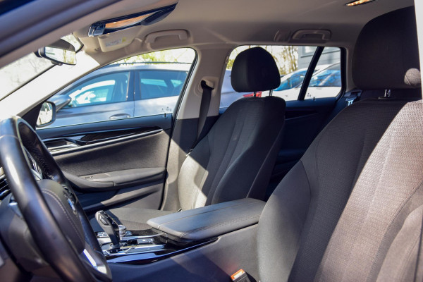 BMW 5 Serie Touring 520i Executive | Trekhaak | Navigatie | Stoelverwarming | Cruise