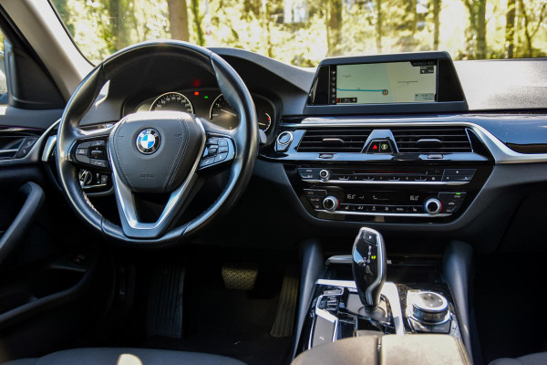 BMW 5 Serie Touring 520i Executive | Trekhaak | Navigatie | Stoelverwarming | Cruise