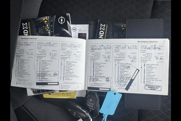 Opel Grandland X 1.2 Turbo Ultimate 1e Eigenaar,360° Camera,Pano,Navi,Stoelverw,Keyless,Rijstrooksensor,BSD,131pk,6 Bak,N.A.P,Pdc V+A,Lm velgen,Halfleder,Dealer Onderhouden,Net beurt gehad,Apk tot 01-2027