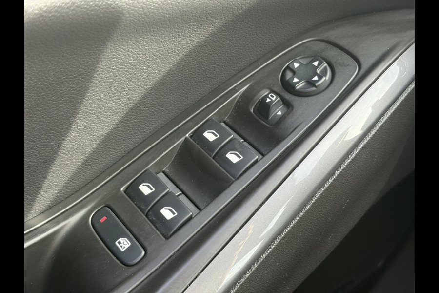 Opel Grandland X 1.2 Turbo Ultimate 1e Eigenaar,360° Camera,Pano,Navi,Stoelverw,Keyless,Rijstrooksensor,BSD,131pk,6 Bak,N.A.P,Pdc V+A,Lm velgen,Halfleder,Dealer Onderhouden,Net beurt gehad,Apk tot 01-2027