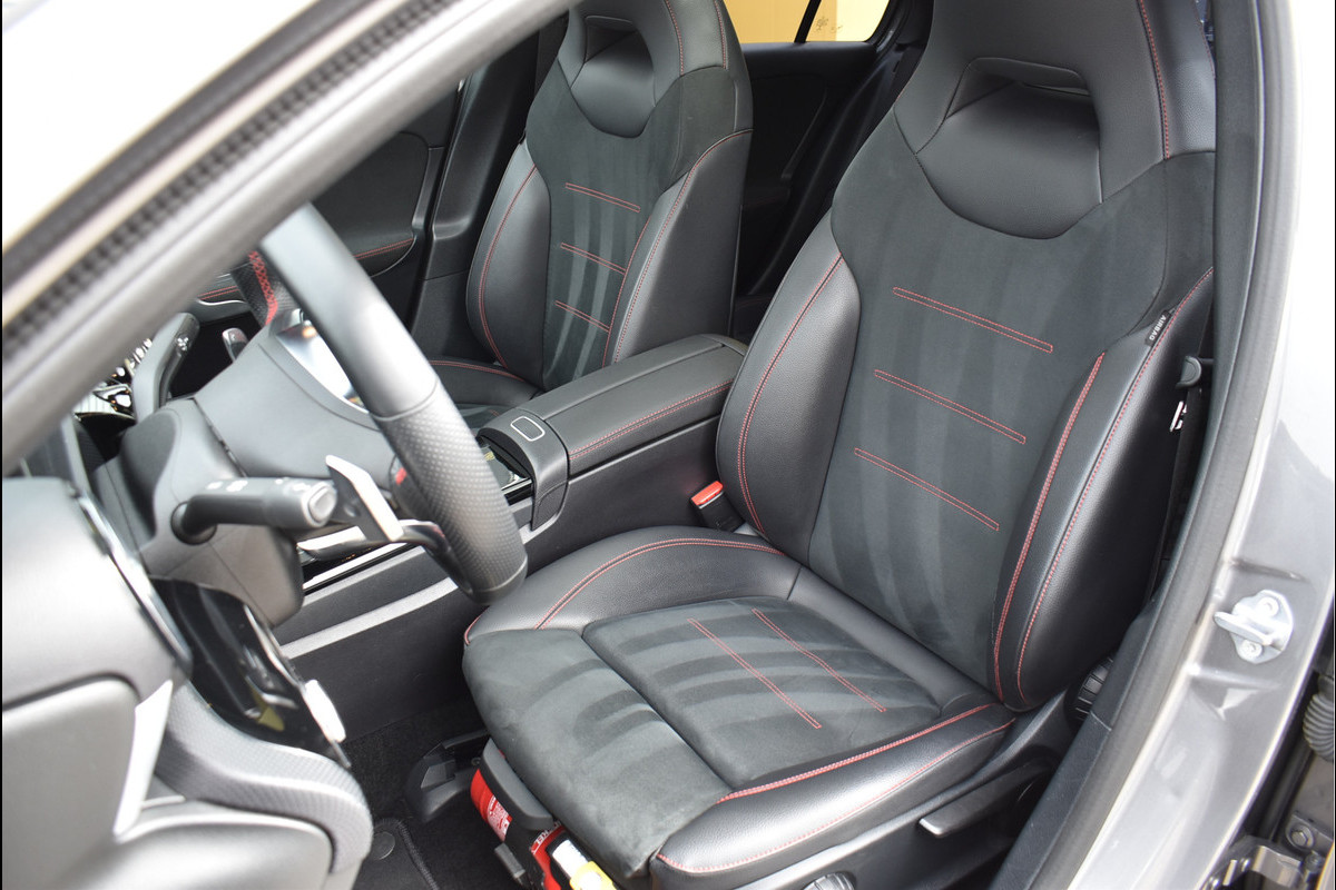 Mercedes-Benz A-Klasse 200 AMG Wide Screen Sfeer Pano Night Pakket Camera 18 Inch