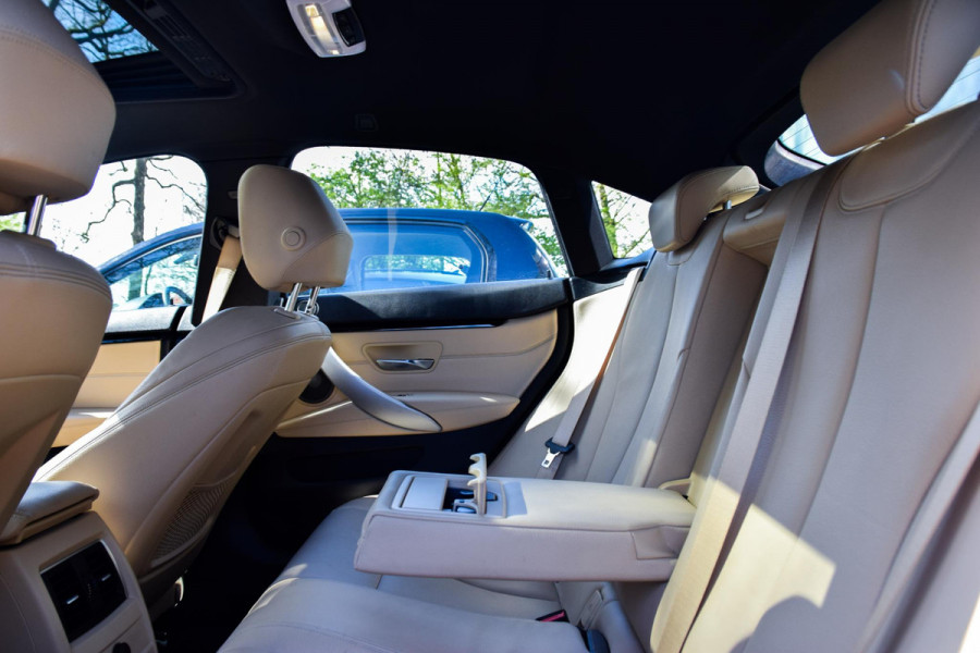 BMW 4 Serie Gran Coupé 420i M-Sport | Schuif-/kanteldak | Navigatie | Camera | Harman\Kardon