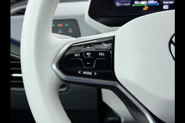 Volkswagen ID.3 First Plus 62kWh Navi-Pro Camera Matrix-Led/Dynamisch Adap.Cruise 19" Apple Carplay Android SOH 92% Ecc Pdc Stoel+Stuurverwarming Lmv Keyless advanced Zwarte-Hemel Wifi DAB Regen-Lichtsensor Isofix Zeer complete 1st Plus!