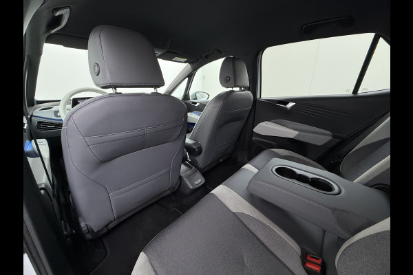 Volkswagen ID.3 First Plus 62kWh Navi-Pro Camera Matrix-Led/Dynamisch Adap.Cruise 19" Apple Carplay Android SOH 92% Ecc Pdc Stoel+Stuurverwarming Lmv Keyless advanced Zwarte-Hemel Wifi DAB Regen-Lichtsensor Isofix Zeer complete 1st Plus!