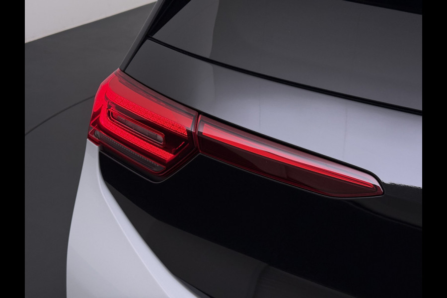 Volkswagen ID.3 First Plus 62kWh Navi-Pro Camera Matrix-Led/Dynamisch Adap.Cruise 19" Apple Carplay Android SOH 92% Ecc Pdc Stoel+Stuurverwarming Lmv Keyless advanced Zwarte-Hemel Wifi DAB Regen-Lichtsensor Isofix Zeer complete 1st Plus!