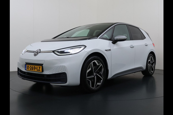 Volkswagen ID.3 First Plus 62kWh Navi-Pro Camera Matrix-Led/Dynamisch Adap.Cruise 19" Apple Carplay Android SOH 92% Ecc Pdc Stoel+Stuurverwarming Lmv Keyless advanced Zwarte-Hemel Wifi DAB Regen-Lichtsensor Isofix Zeer complete 1st Plus!