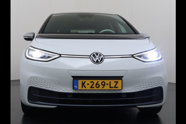 Volkswagen ID.3 First Plus 62kWh Navi-Pro Camera Matrix-Led/Dynamisch Adap.Cruise 19" Apple Carplay Android SOH 92% Ecc Pdc Stoel+Stuurverwarming Lmv Keyless advanced Zwarte-Hemel Wifi DAB Regen-Lichtsensor Isofix Zeer complete 1st Plus!