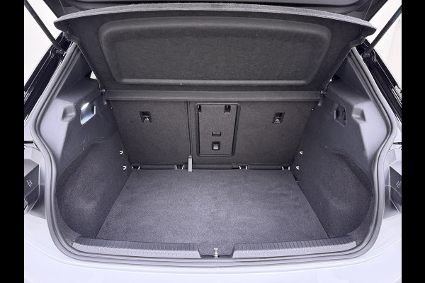 Volkswagen ID.3 First Plus 62kWh Navi-Pro Camera Matrix-Led/Dynamisch Adap.Cruise 19" Apple Carplay Android SOH 92% Ecc Pdc Stoel+Stuurverwarming Lmv Keyless advanced Zwarte-Hemel Wifi DAB Regen-Lichtsensor Isofix Zeer complete 1st Plus!