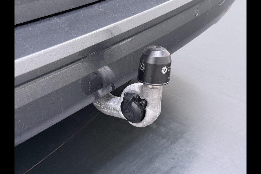 Volkswagen Multivan Bulli 218PK eHybrid AUT-6 Pano-Dak Navi 3-Zone Ecc Cruise Control Camera Trekhaak Apple Carplay Android Pdc Stoelverwarming Life 2+2+2 Premium Zitopstelling Keyless Lmv 19" Easy Open Pack Privacy Glas Elek.Achterklep Led Origineel Nederlandse Bus Dealeronderhouden 1.600kg trekvermogen