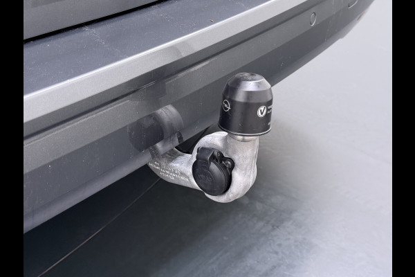 Volkswagen Multivan Bulli 218PK eHybrid AUT-6 Pano-Dak Navi 3-Zone Ecc Cruise Control Camera Trekhaak Apple Carplay Android Pdc Stoelverwarming Life 2+2+2 Premium Zitopstelling Keyless Lmv 19" Easy Open Pack Privacy Glas Elek.Achterklep Led Origineel Nederlandse Bus Dealeronderhouden 1.600kg trekvermogen