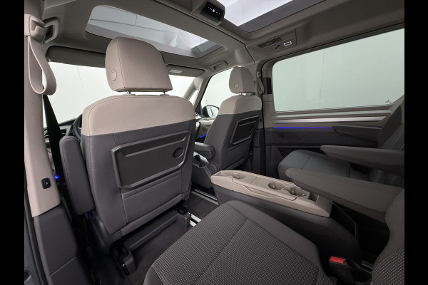 Volkswagen Multivan Bulli 218PK eHybrid AUT-6 Pano-Dak Navi 3-Zone Ecc Cruise Control Camera Trekhaak Apple Carplay Android Pdc Stoelverwarming Life 2+2+2 Premium Zitopstelling Keyless Lmv 19" Easy Open Pack Privacy Glas Elek.Achterklep Led Origineel Nederlandse Bus Dealeronderhouden 1.600kg trekvermogen