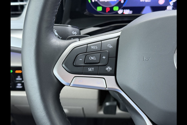 Volkswagen Multivan Bulli 218PK eHybrid AUT-6 Pano-Dak Navi 3-Zone Ecc Cruise Control Camera Trekhaak Apple Carplay Android Pdc Stoelverwarming Life 2+2+2 Premium Zitopstelling Keyless Lmv 19" Easy Open Pack Privacy Glas Elek.Achterklep Led Origineel Nederlandse Bus Dealeronderhouden 1.600kg trekvermogen