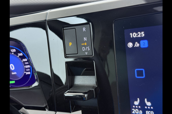 Volkswagen Multivan Bulli 218PK eHybrid AUT-6 Pano-Dak Navi 3-Zone Ecc Cruise Control Camera Trekhaak Apple Carplay Android Pdc Stoelverwarming Life 2+2+2 Premium Zitopstelling Keyless Lmv 19" Easy Open Pack Privacy Glas Elek.Achterklep Led Origineel Nederlandse Bus Dealeronderhouden 1.600kg trekvermogen