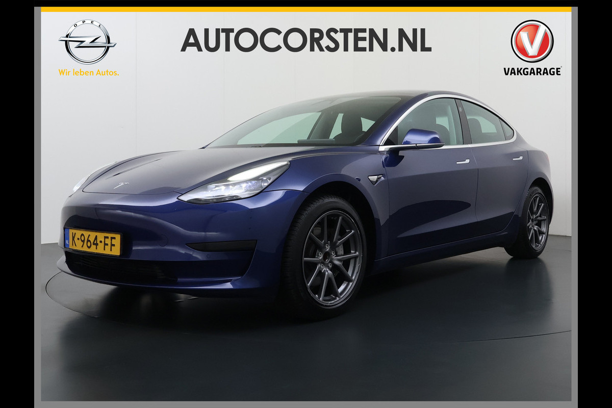 Tesla Model 3 SR+ 325PK LFP-Accu (dus altijd 100% laden) AutoPilot Leer Pano-Dak Adaptive Cruise Lmv 18" Camera's Elektr.-Stuur+Stoelen+Spiege Ecc Navi Led DAB Voorverwarmen interieur via App Keyless One-Pedal-Drive 1e Eigenaar Origineel Nederlandse Auto LFP accu dus 100% opladen!