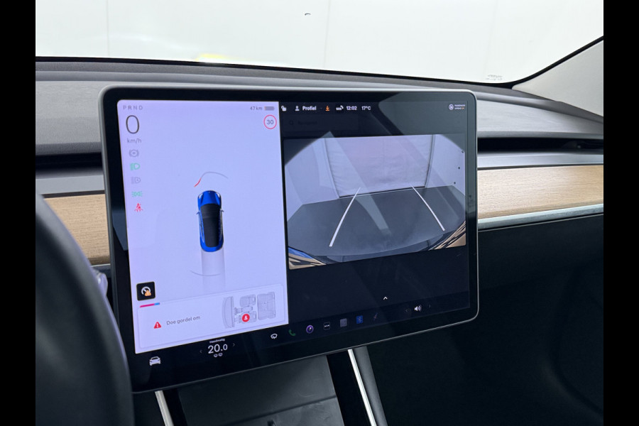 Tesla Model 3 SR+ 325PK LFP-Accu (dus altijd 100% laden) AutoPilot Leer Pano-Dak Adaptive Cruise Lmv 18" Camera's Elektr.-Stuur+Stoelen+Spiege Ecc Navi Led DAB Voorverwarmen interieur via App Keyless One-Pedal-Drive 1e Eigenaar Origineel Nederlandse Auto LFP accu dus 100% opladen!