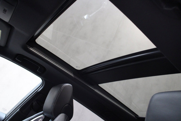 Toyota Corolla Touring Sports 2.0 Hybrid Panorama/JBL/Kuipstoelen/Leer/Trekhaak/Head-Up/ Prijs is rijklaar