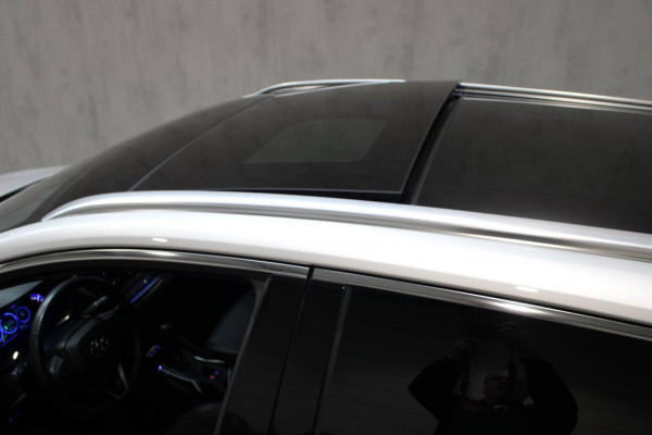 Toyota Corolla Touring Sports 2.0 Hybrid Panorama/JBL/Kuipstoelen/Leer/Trekhaak/Head-Up/ Prijs is rijklaar