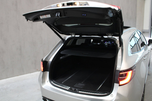 Toyota Corolla Touring Sports 2.0 Hybrid Panorama/JBL/Kuipstoelen/Leer/Trekhaak/Head-Up/ Prijs is rijklaar