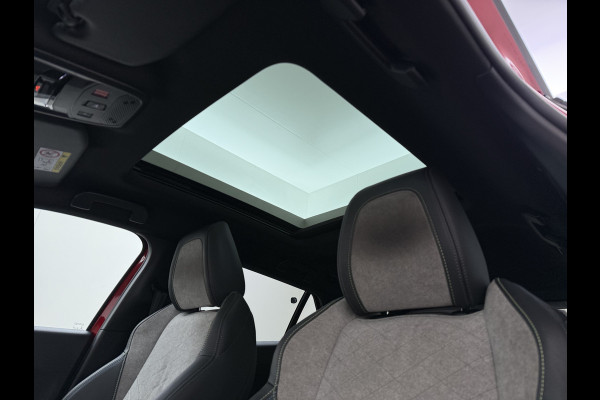 Peugeot e-2008 EV GT 50kWh Pano-Dak 360°Camera 3-fase 18" 1/2 Leer/Alcantara Adaptive-Cruise 3D-Navi ParkAssist PDC-a+v Ecc Stoelverwarming App SOH 91% Keyless Led LmvPrivacy Glas BlindSpot Assist Lane Assist Isofix DAB+ Regen-Lichtsensor Dealeronderhouden € 40.000 nieuw!