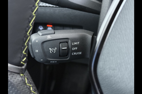 Peugeot e-2008 EV GT 50kWh Pano-Dak 360°Camera 3-fase 18" 1/2 Leer/Alcantara Adaptive-Cruise 3D-Navi ParkAssist PDC-a+v Ecc Stoelverwarming App SOH 91% Keyless Led LmvPrivacy Glas BlindSpot Assist Lane Assist Isofix DAB+ Regen-Lichtsensor Dealeronderhouden € 40.000 nieuw!