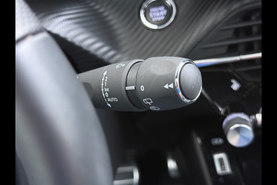 Peugeot e-2008 EV GT 50kWh Pano-Dak 360°Camera 3-fase 18" 1/2 Leer/Alcantara Adaptive-Cruise 3D-Navi ParkAssist PDC-a+v Ecc Stoelverwarming App SOH 91% Keyless Led LmvPrivacy Glas BlindSpot Assist Lane Assist Isofix DAB+ Regen-Lichtsensor Dealeronderhouden € 40.000 nieuw!