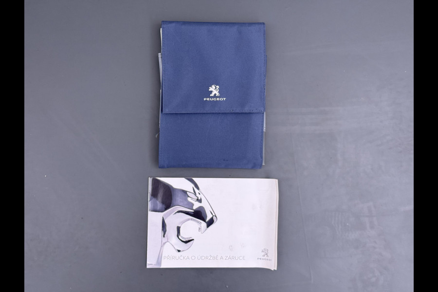 Peugeot e-2008 EV GT 50kWh Pano-Dak 360°Camera 3-fase 18" 1/2 Leer/Alcantara Adaptive-Cruise 3D-Navi ParkAssist PDC-a+v Ecc Stoelverwarming App SOH 91% Keyless Led LmvPrivacy Glas BlindSpot Assist Lane Assist Isofix DAB+ Regen-Lichtsensor Dealeronderhouden € 40.000 nieuw!