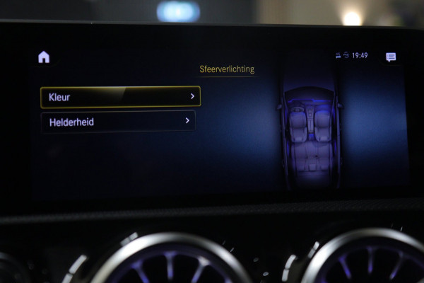 Mercedes-Benz A-Klasse 220 4MATIC AMG-LINE PANO/BURM/SFEER/360CAM/KEYLESS/VOL